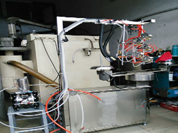 自動噴漆機(jī)